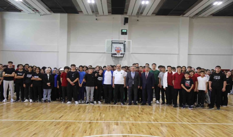 Konya Lisesi konferans ve spor salonu hizmete açıldı