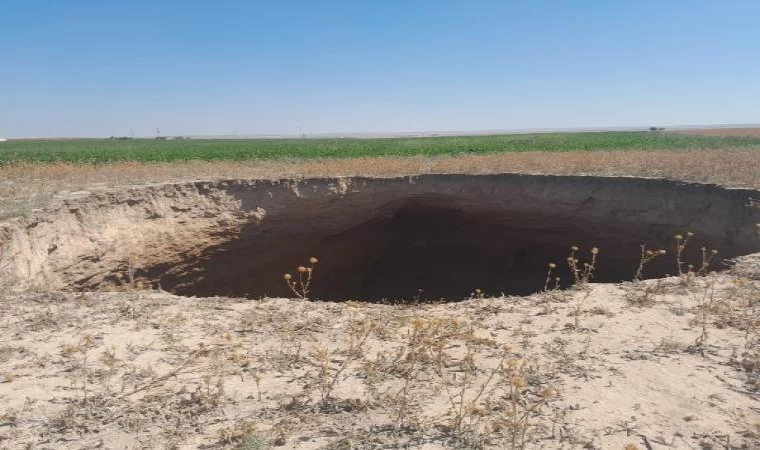 Konya’da 60 metre derinliğinde obruk oluştu