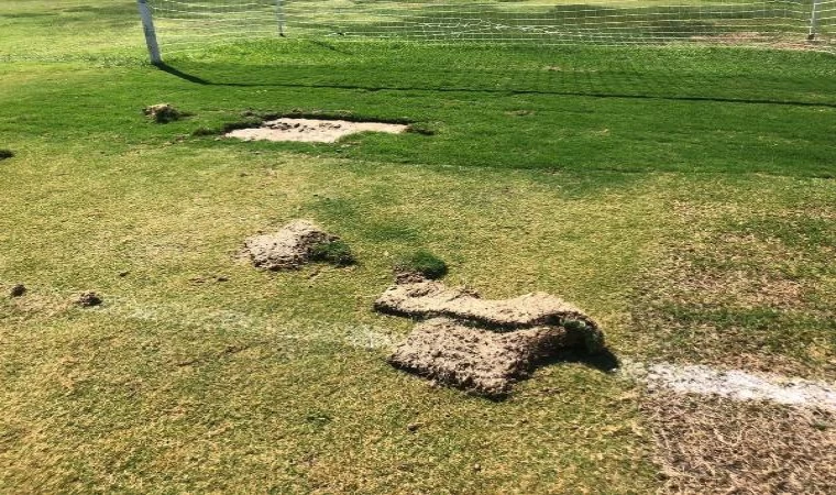 Kuşadası Özer Türk Stadı’nda vandal kabusu