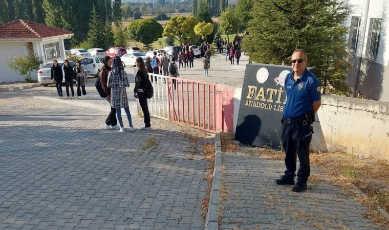 Kütahyada 144 okul ve çevresi kontrol edildi