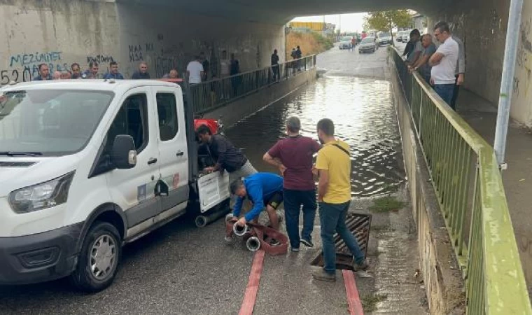 Maltepe’de kuvvetli yağış sonrası cadde ve alt geçit göle döndü   