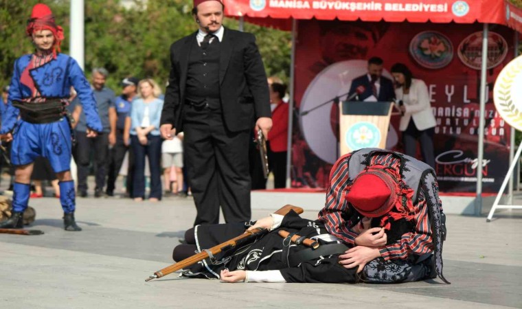 Manisada kurtuluş günü etkinlikleri duygulandırdı