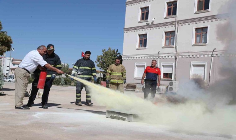 Mardinde kamu kurum ve kuruluşlarına yangın eğitimi verildi