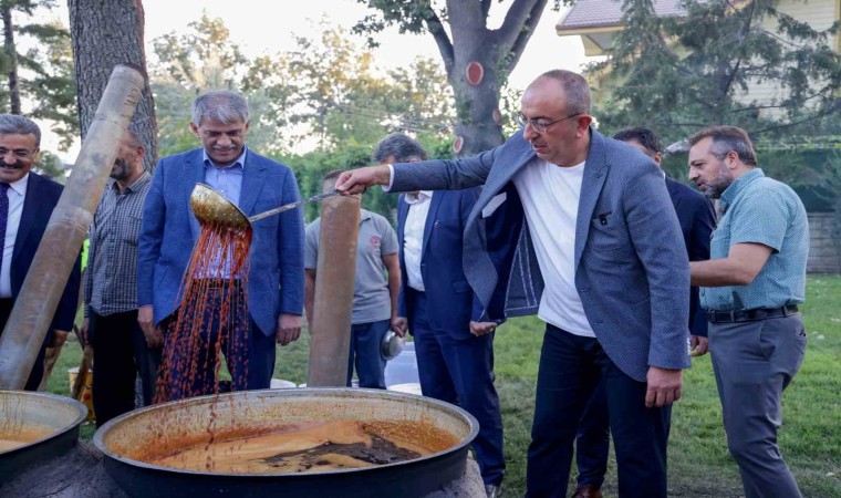 Meram Bağında ikinci kez pekmez kaynatma etkinliği düzenlendi