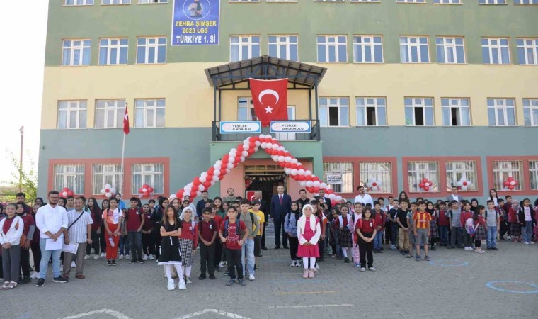 Muşta eğitim öğretim yılının ilk ders zili çaldı