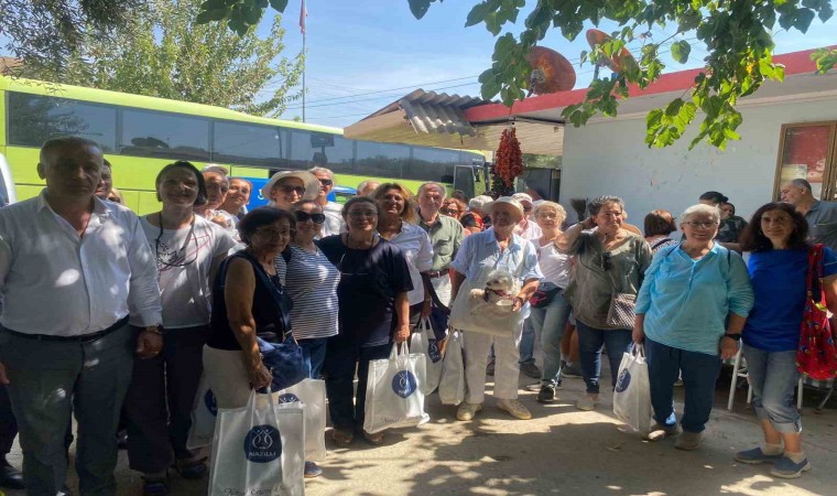 Nazillinin yöresel ürünleri turistlerin ilgi odağı oldu