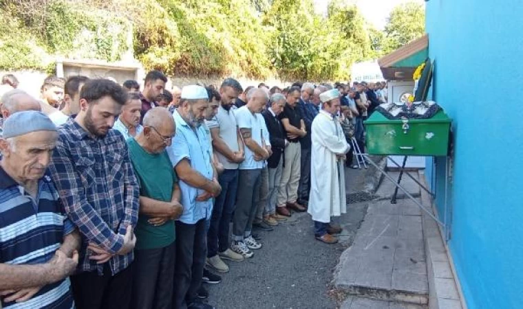 Nişanlısıyla kazada ölen Betül, son yolculuğuna uğurlandı