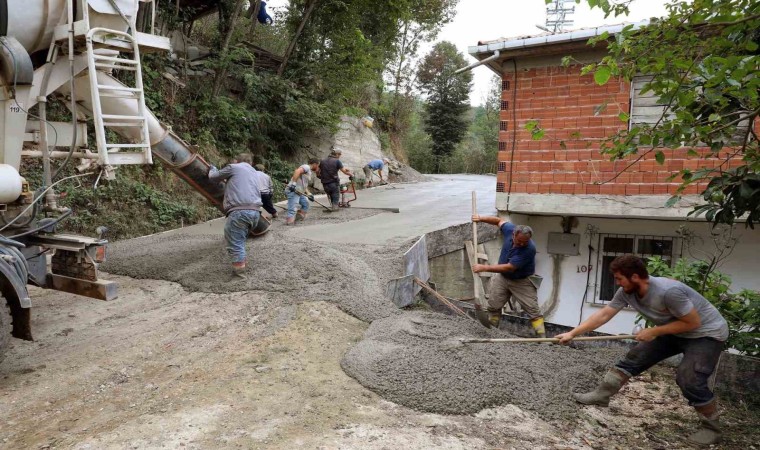 Ordu Büyükşehir, beton yol çalışmalarını sürdürüyor