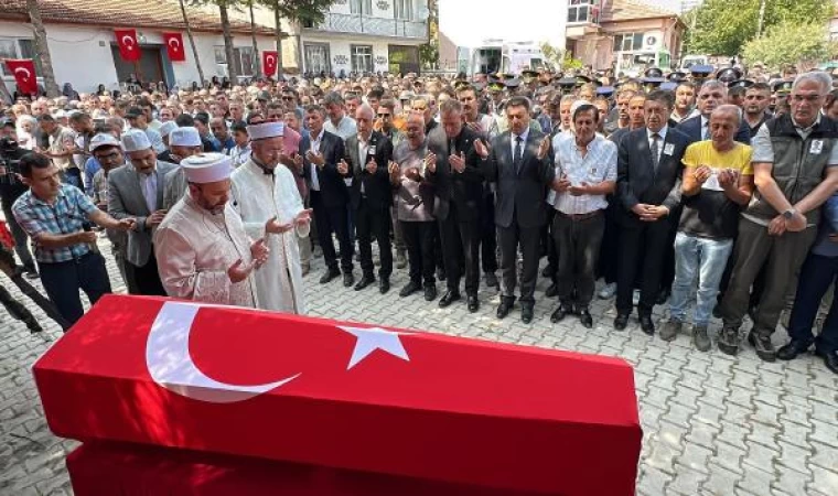 Orman yangınında ölen orman şefine eşi ve kızından gözyaşlarıyla veda