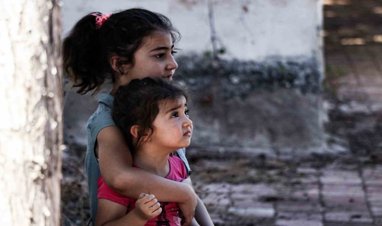 Otların tutuşmasıyla başlayan yangın, evlere yönelince büyük korku yaşandı