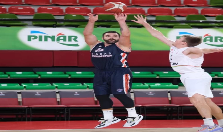 Petkimspor, Çağdaş Bodrum’u 71-69’luk skorla yendi