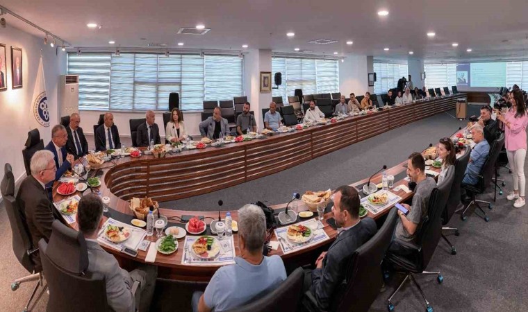 Rektör Levent ve Deprem Teknolojileri Enstitüsü Müdürü Özden basınla bir araya geldi