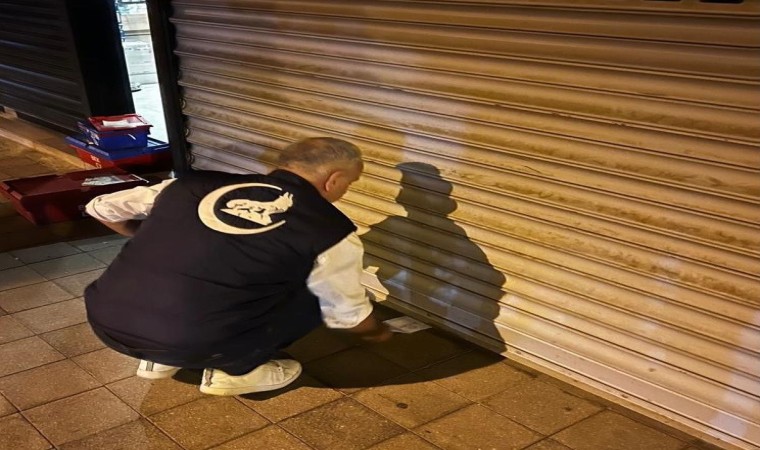 Salihli Ülkü Ocakları, esnafa siftah parası dağıttı