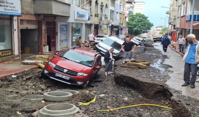 Samsun’da sağanak, sele yol açtı; caddeler göle döndü (2)