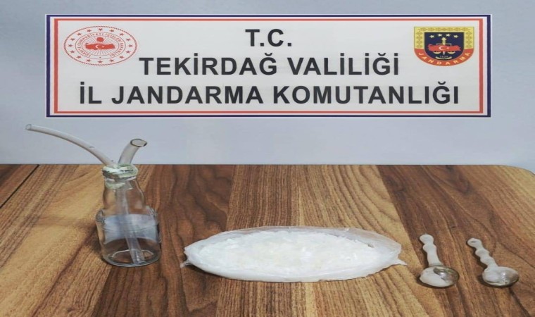 Şapkadan uyuşturucu çıktı