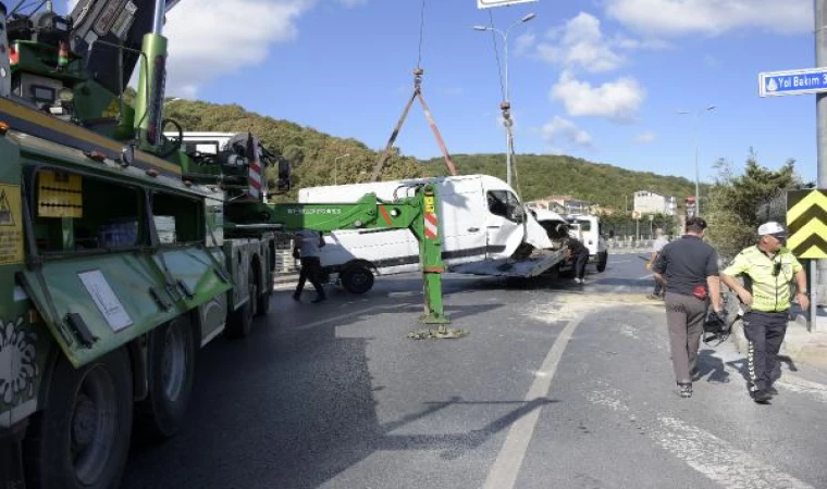 Sarıyer’de devrilen araç tüneli 2 saat kapattı