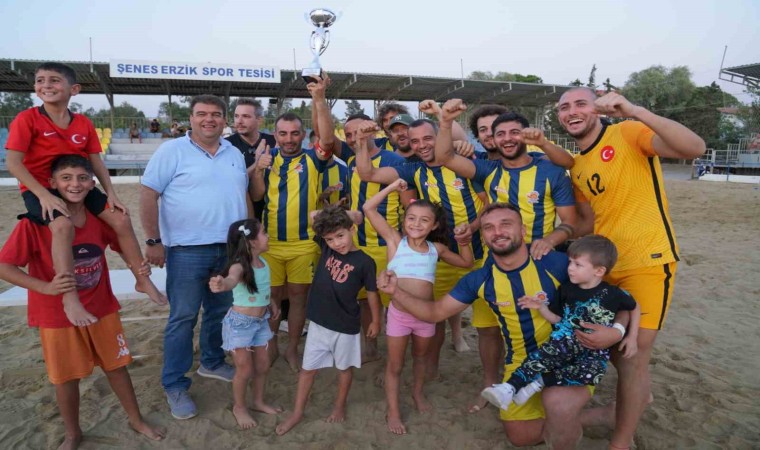 Seferihisar Cittaslow plaj futbol takımı, şampiyon oldu