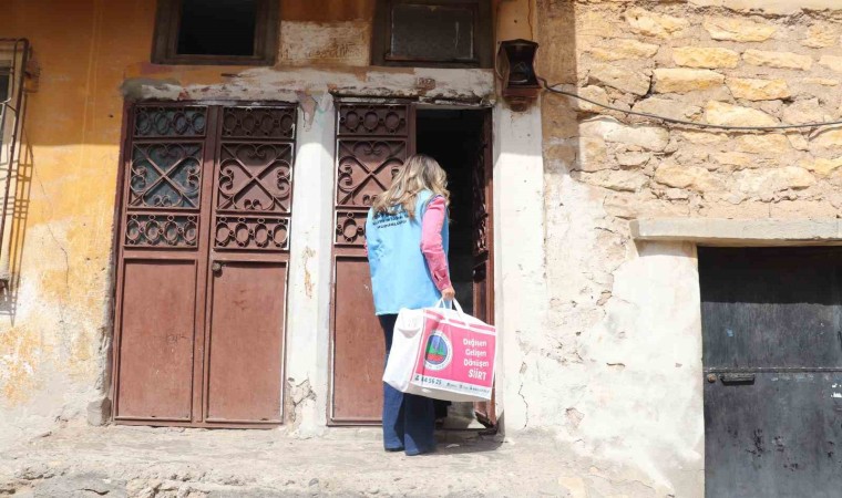 Siirt Belediyesi, Hoş Geldin Bebek paketlerini ailelere teslim etmeye devam ediyor