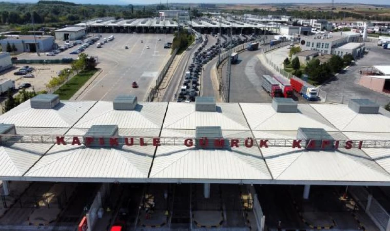 Sınır kapısında gurbetçi yoğunluğu bitti, Bulgarlar Edirne’ye akın etti