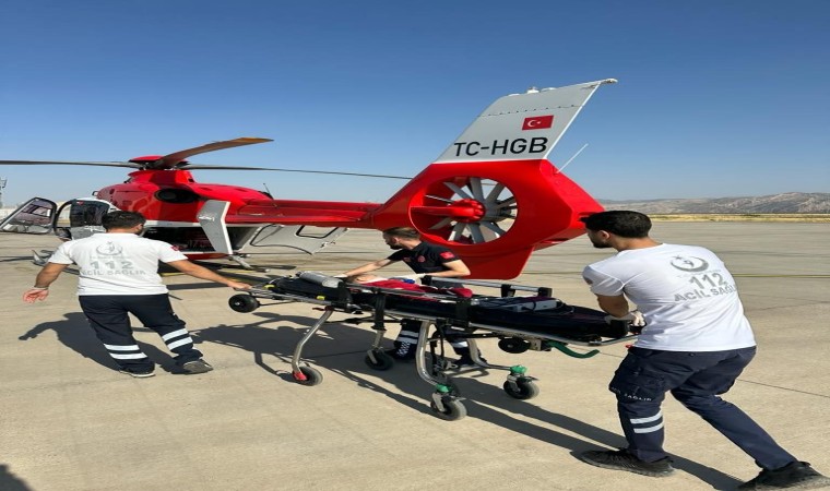 Şırnakta ambulans helikopter Demhat bebek için havalandı