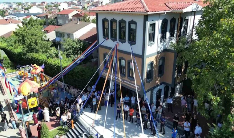 Sultanbeylide Aşık Veysel Kültür ve Sanat Evi açıldı