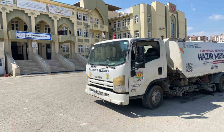 Tarsustaki okullarda temizlik ve dezenfeksiyon çalışması yapıldı