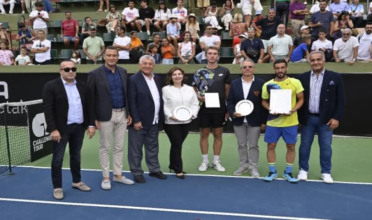 TED Open Uluslararası Tenis Turnuvası’nda şampiyon Damir Dzumhur oldu