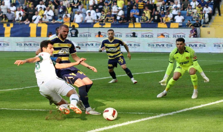 Trendyol Süper Lig: MKE Ankaragücü: 1 - Konyaspor: 1 (İlk yarı)