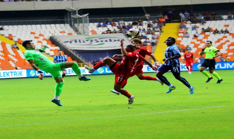 Trendyol Süper Lig: Y. Adana Demirspor:2 - Pendikspor: 0 (İlk yarı)