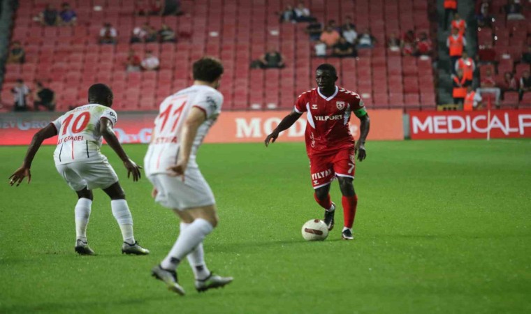 Trendyol Süper Lig: Y. Samsunspor: 0 - Gaziantep FK: 2 (İlk yarı)