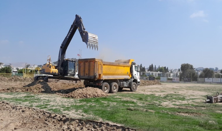 Turgutreis futbol sahası yenileniyor