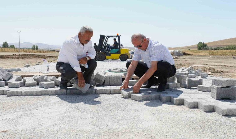 Tuşbada yol çalışması yapılmayan mahalle kalmadı