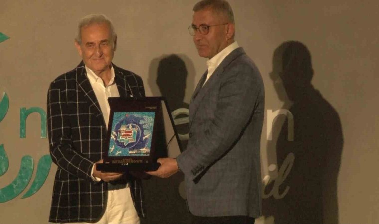 Ünlü Ressam Devrim Erbil Sergisi Üsküdarda açıldı