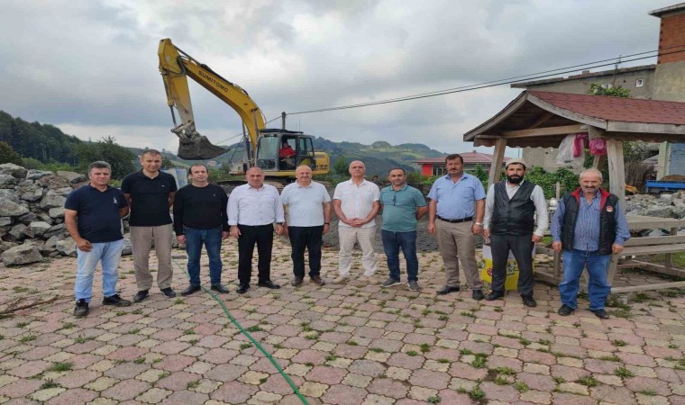 Ünyenin mahallelerinde meydan yapım çalışmaları sürüyor