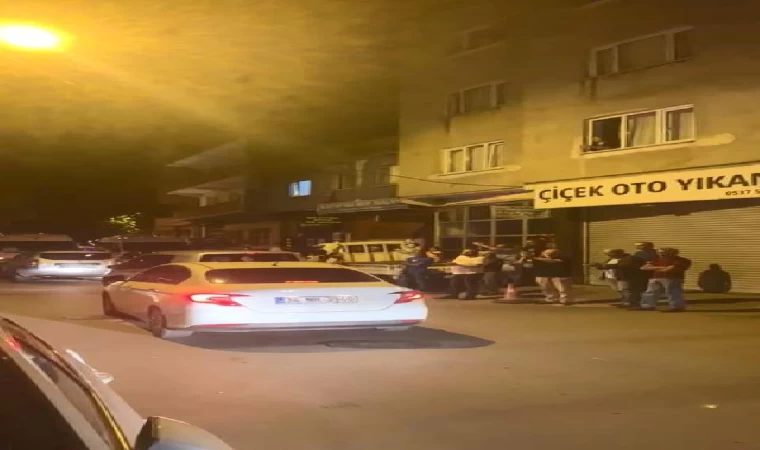 Uyuşturucu şüphelisini yakalayan polise, mahalle halkından alkış