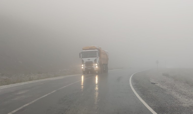 Vanda sis 3 bin rakımlı Karabet Geçidinde etkili oluyor