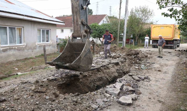 Yeni kanalizasyon hattı çekiliyor