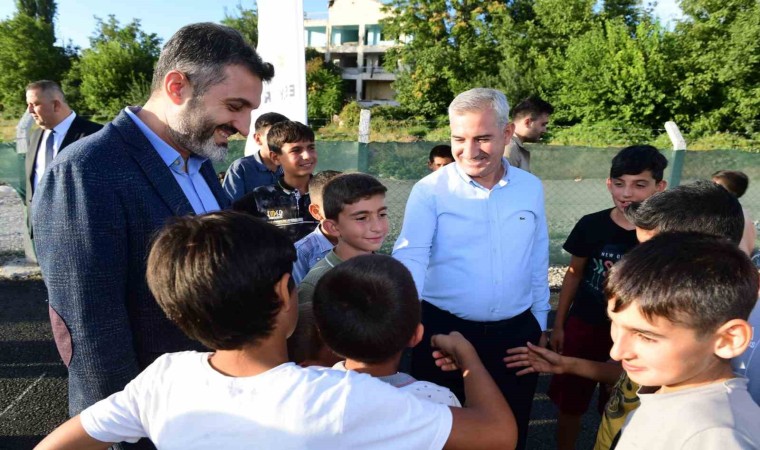 Yeşilyurttaki çocuk şenliği büyük ilgi gördü