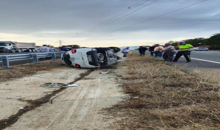 Yoldan çıkan otomobil yan yattı: 3ü çocuk 6 kişi yaralandı