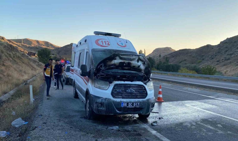 Yozgatta seyir halindeki ambulans alev aldı