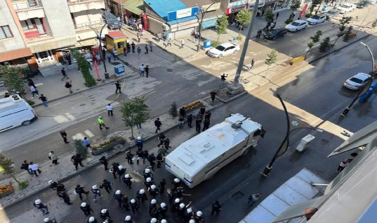 Yüksekova’da izinsiz yürüyüşe polis müdahalesi