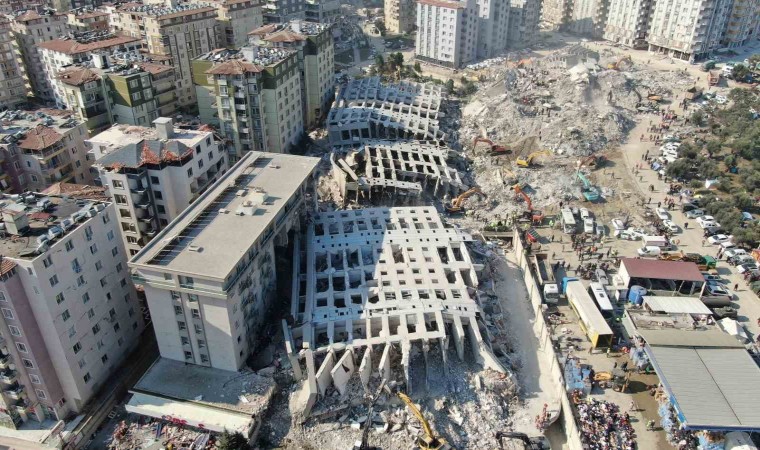 Yüzlerce kişiye mezar olan Rönesans Rezidansın mühendisi tutuklandı