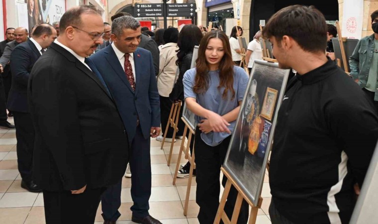 “100.Yılında Cumhuriyet ve Atatürk” konulu resim sergisi açıldı