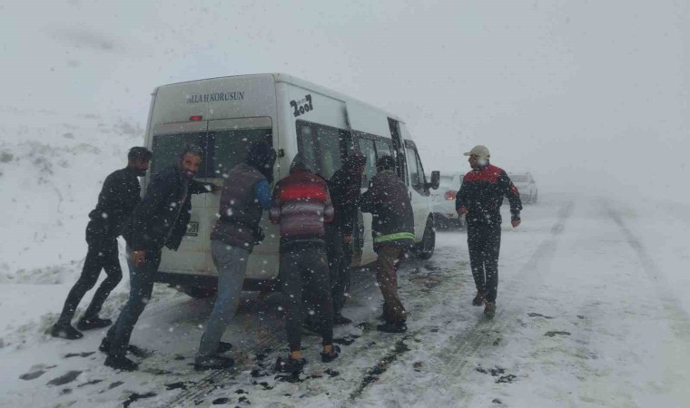 3 bin rakımlı Karabet Geçidinde tipinin ardından güneş açtı