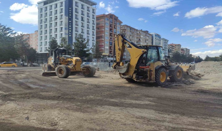 89 kişinin öldüğü iş merkezinin bulunduğu cadde aylar sonra asfaltlanıp ulaşıma açılacak