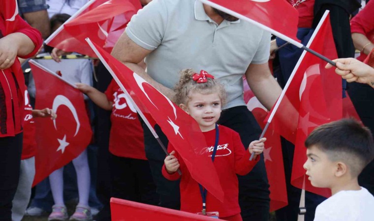 Adanada Türkiye Cumhuriyetinin 100. yıl coşkusu