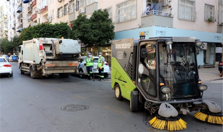 Akdenizde sokaklar temizleniyor