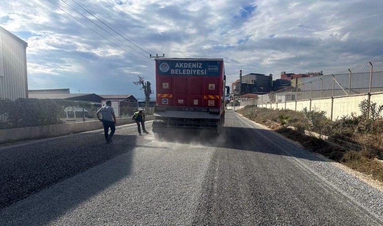 Akdenizin yolları ve kaldırımları yenileniyor