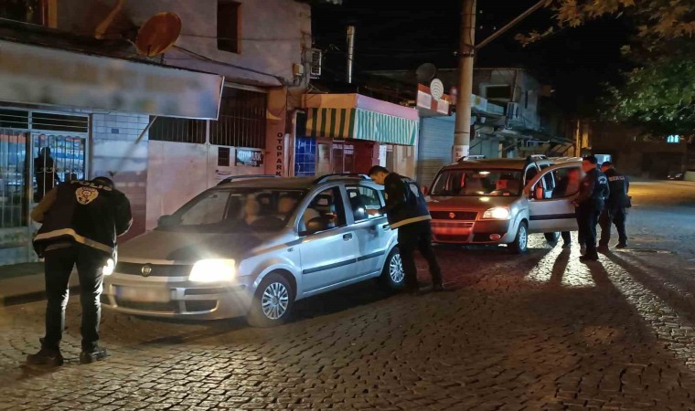 Akhisarda Güven ve Huzur uygulamasında 9 kişi yakalandı