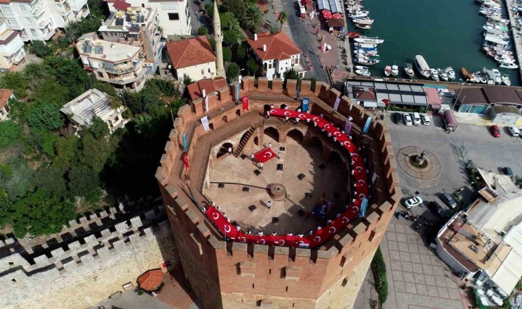 ALKÜden bisiklet turunda bayrak şöleni